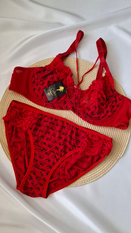 ست شورت و سوتین نخی قلب قرمز