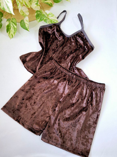 تاپ و شورتک مخمل شکلاتی