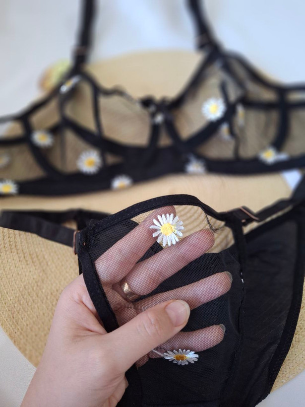 ست شورت و سوتین بابونه