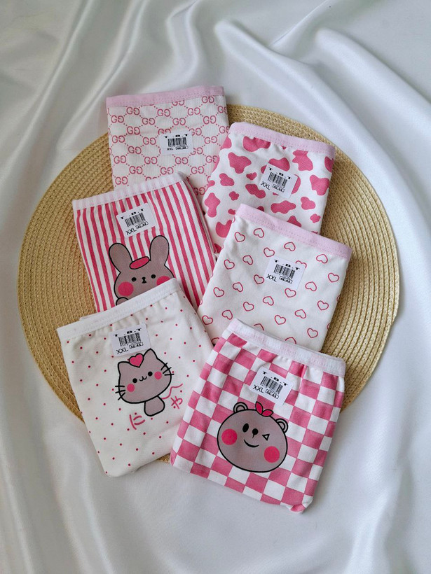 شورت عروسکی صورتی