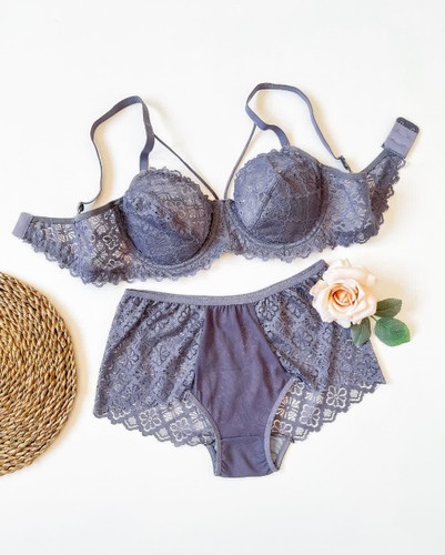 ست شورت و سوتین دانتل