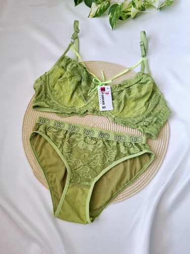 ست شورت و سوتین مغز پسته ای