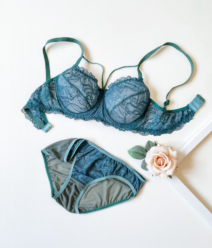 ست شورت و سوتین گیپوری